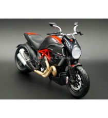 DUCATI DIAVEL CARBON RED 1:12 MAISTO right front