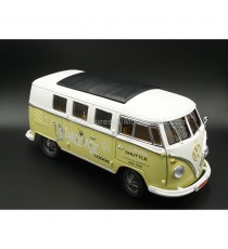 VW VOLKSWAGEN MINIBUS SPACE AGE 1962 GREEN AND WHITE 1:18 GREENLIGHT right front