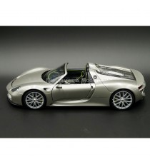 PORSCHE 918 SPYDER CABRIOLET DE 2010 ROUES CLAIR 1:24 WELLY