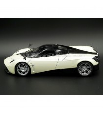 PAGANI HUAYRA PEARL WHITE 1:24-27 WELLY left side