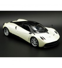 PAGANI HUAYRA PEARL WHITE 1:24-27 WELLY right front