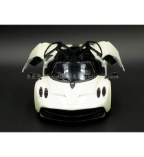PAGANI HUAYRA PEARL WHITE 1:24-27 WELLY open doors
