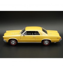PONTIAC GTO 1965 DORÉ MÉTAL 1:24 WELLY côté gauche