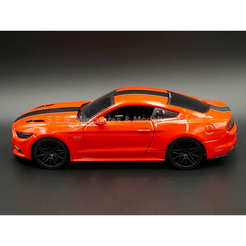 FORD MUSTANG GT 2015 ROUGE 1:24 MAISTO