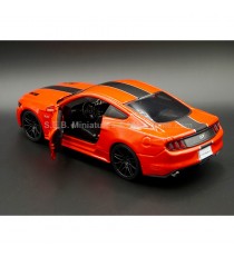 FORD MUSTANG GT 2015 ROUGE 1:24 MAISTO porte ouverte