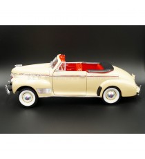 CHEVROLET CABRIOLET SPECIAL DELUXE 1941 BEIGE 1:18 WELLY LEFT SIDE