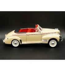 CHEVROLET CABRIOLET SPECIAL DELUXE 1941 BEIGE 1:18 WELLY right side