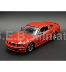 FORD MUSTANG GT 5.0 2006 ROUGE 1:24 MAISTO avant gauche