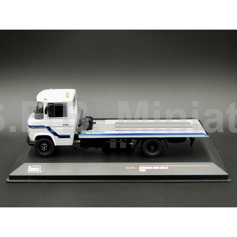 CAMION DÉPANNEUSE MERCEDES-BENZ L608 D 1980 1:43 IXO-MODELS côté gauche CAMION DÉPANNEUSE MERCEDES-BENZ L608 D 1980 1:43 IXO-MODELS côté gauche