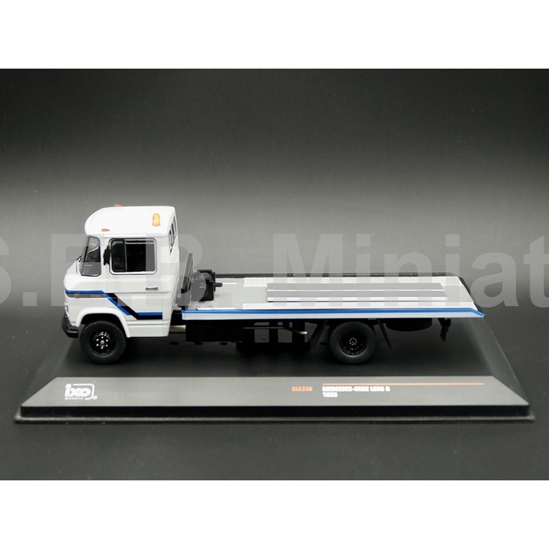 CAMION DÉPANNEUSE MERCEDES-BENZ L608 D 1980 1:43 IXO-MODELS côté gauche