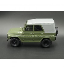 UAZ 469 OLIVE GREEN 1:24 WHITEBOX left side