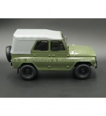 UAZ 469 OLIVE GREEN 1:24 WHITEBOX right side