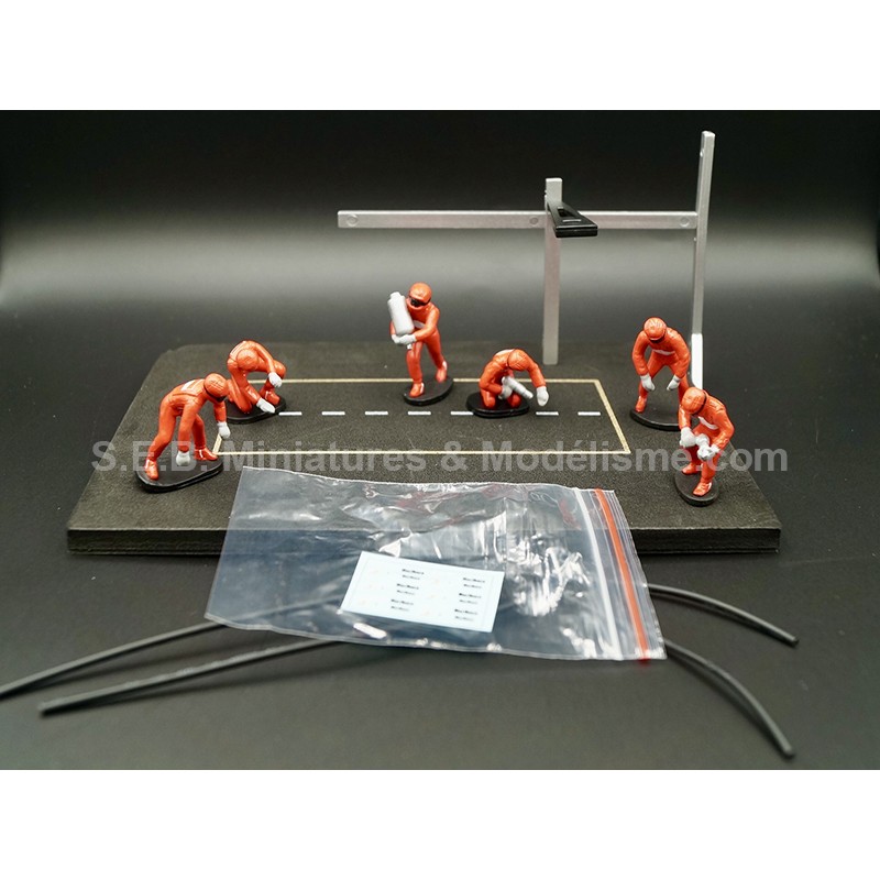 SET DE 6 FIGURINES PIT STOP ROUGE +DECAL+ACCESSOIRES 1:43 IXO-MODELS SET DE 6 FIGURINES PIT STOP ROUGE +DECAL+ACCESSOIRES 1:43 IXO-MODELS