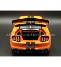 FORD MUSTANG SHELBY GT500 2020 ORANGE/BLACK 1:18 MAISTO open boot
