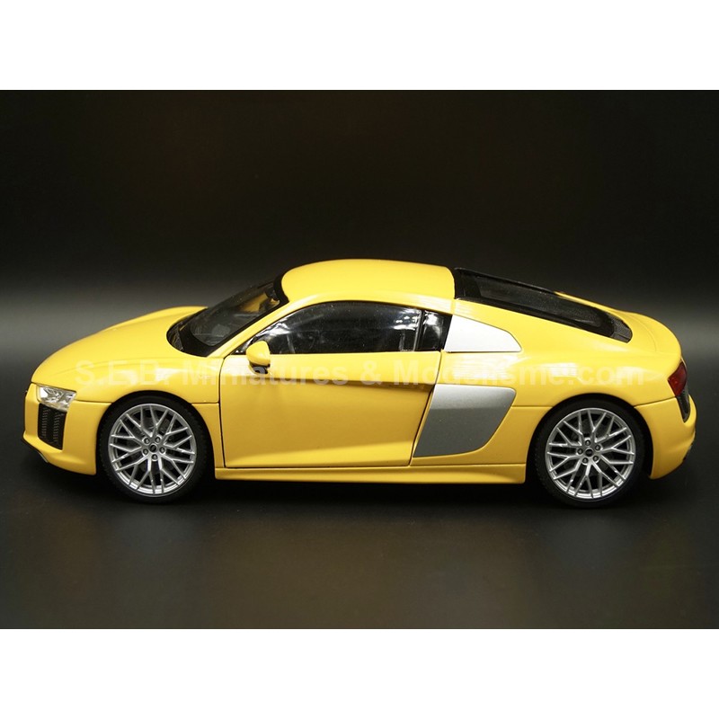 AUDI R8 V10 COUPE 2006 YELLOW 1:18 WELLY left side