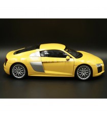 AUDI R8 V10 COUPE 2006 YELLOW 1:18 WELLY right side