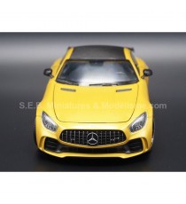 MERCEDES AMG GTR METALLIC YELLOW 1:24 WELLY front side