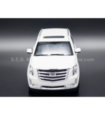 CADILLAC ESCALADE FROM 2017 WHITE 1:24 WELLY front side