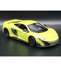 McLAREN 675 LT COUPE FLUO GREEN 1:24 WELLY right front