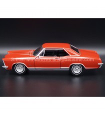 BUICK RIVIERA GRAND SPORT DE 1965 ROUGE 1:24 WELLY vue de côté gauche