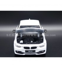 BMW 335i F30 BLANC 1:24 WELLY capot ouvert