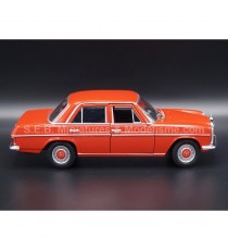 MERCEDES 220 W115 1968 RED 1:24 WELLY right side