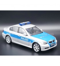 BMW 330i POLIZEI ( POLICE ALLEMANDE ) GRIS METAL/BLEU 1:24 WELLY avant droit