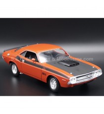 DODGE CHALLENGER T/A FROM 1970 ORANGE/BLACK 1:24 WELLY right front