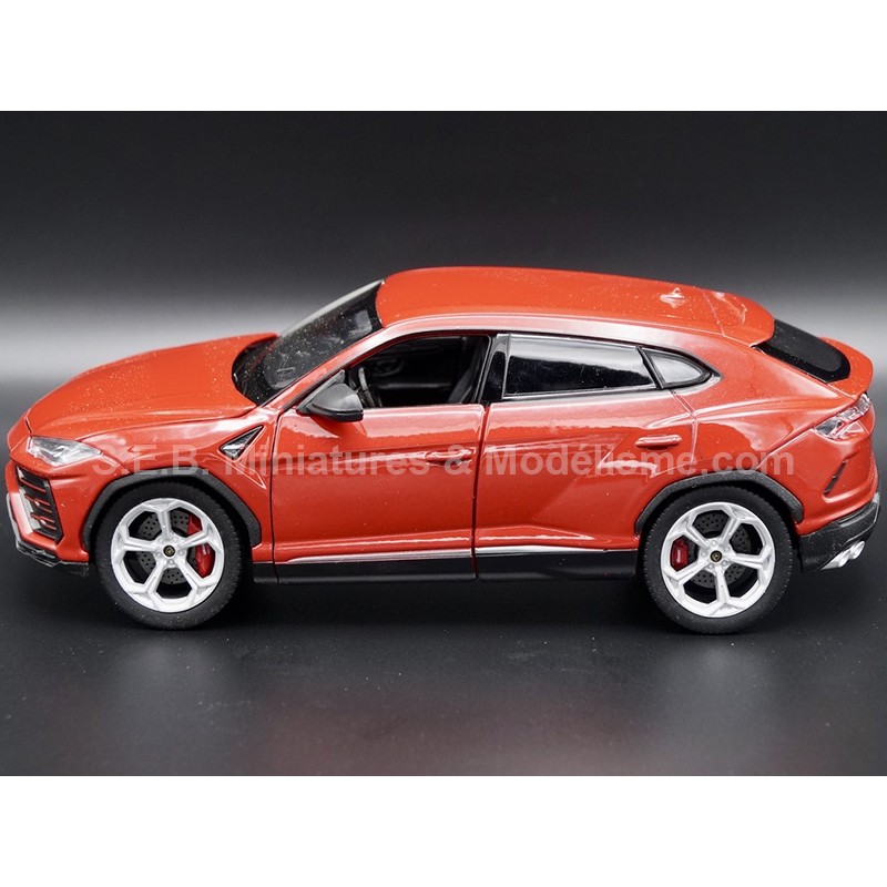 LAMBORGHINI URUS ROUGE 1:24 WELLY côté gauche