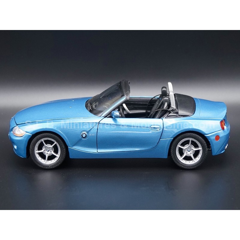 BMW Z4 2003 BLUE 1:24 WELLY left side