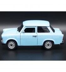 TRABANT 601 BLEU 1:24 WELLY côté gauche