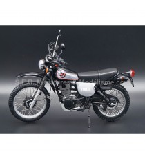 YAMAHA XT 500 NOIR 1:12 MINICHAMPSvue de côté gauche