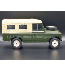 LAND ROVER 109 PICK-UP SERIE II GREEN/SAND 1:18 MCG right side