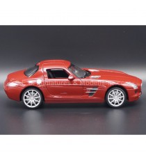 MERCEDES AMG SLS 6.0 ( C197 ) RED 1:24 WELLY right side