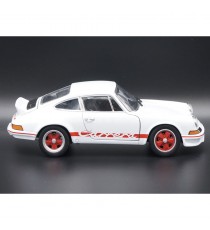 PORSCHE 911 CARRERA RS 2.7 WHITE AND RED 1:24 WELLY right side