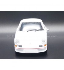 PORSCHE 911 CARRERA RS 2.7 WHITE AND RED 1:24 WELLY front side