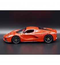 FERRARI LA FERRARI DE 2013 ROUGE JANTES NOIR 1:18 BURAGO vue côté gauche