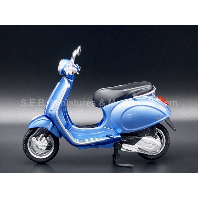 VESPA PRIMAVERA 150 BLEU MÉTALLISÉ 1:12 MAISTO