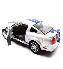 FORD MUSTANG GT 500 SHELBY DE 2007 GRISE 1:24 LUCKY DIE CAST porte ouverte