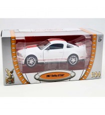 FORD MUSTANG GT 500 SHELBY DE 2007 BLANCHE 1:24 LUCKY DIE CAST dans sa boîte