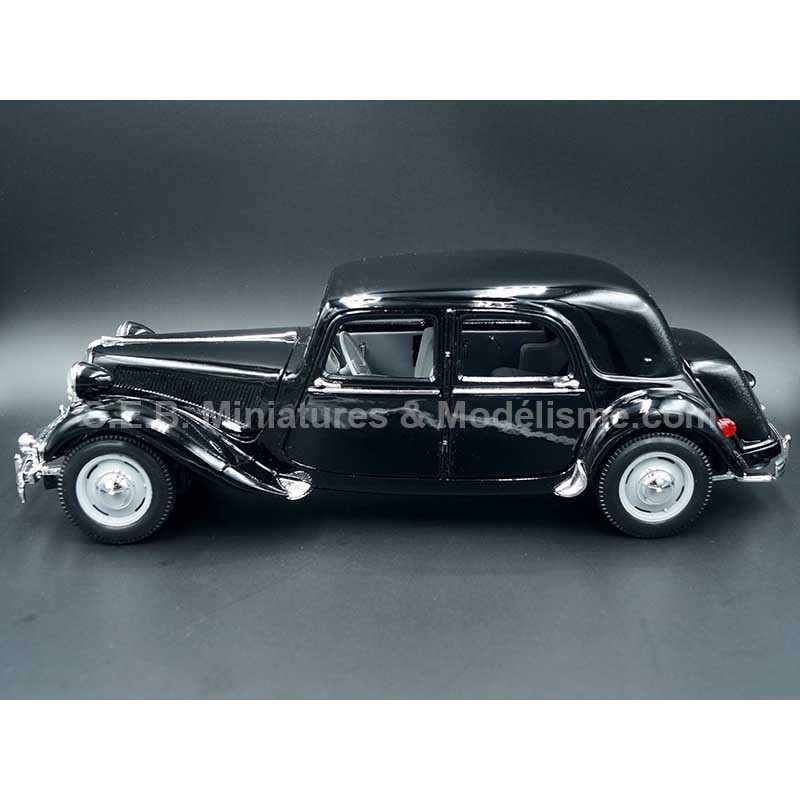 CITRO N TRACTION 15CV 6CYL 1952 BLACK 1 18 MAISTO