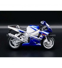 SUZUKI GSX-R750 DE 1985 BLEU 1:18 BURAGO