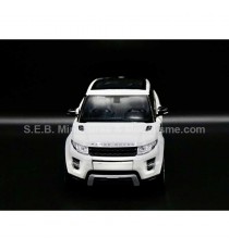 LAND ROVER RANGE ROVER EVOQUE FROM 2011 WHITE 1:24 WELLY front side