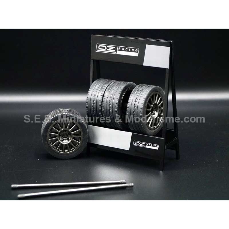 RACK OZ RACING 4 ROUES COMPLÈTES AVEC AXE DE ROUE NOIR 1:18 IXO-MODELS