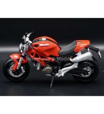 DUCATI MONSTER 696 2010 WITHOUT STAND RED 1:18 MAISTO left side