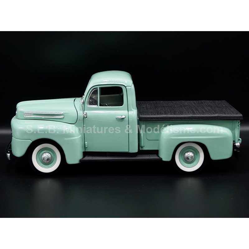 FORD F-1 PICK UP FROM 1948 GREEN WITH BOOT COVER 1:18 LUCKY DIE CAST
