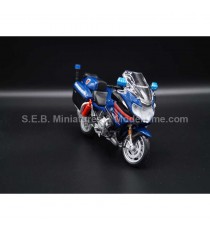 BMW R 1200 RT FROM 2005 POLICE ITALIAN "CARABINIER" 1:18 MAISTO right front