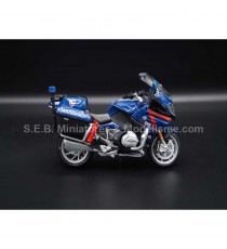 BMW R 1200 RT POLICE ITALIENNE "CARABINIER" 1:18 MAISTO CÔTÉ DROIT