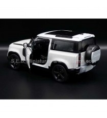 LAND ROVER DEFENDER FROM 2020 WHITE 1:24-26 WELLY open door