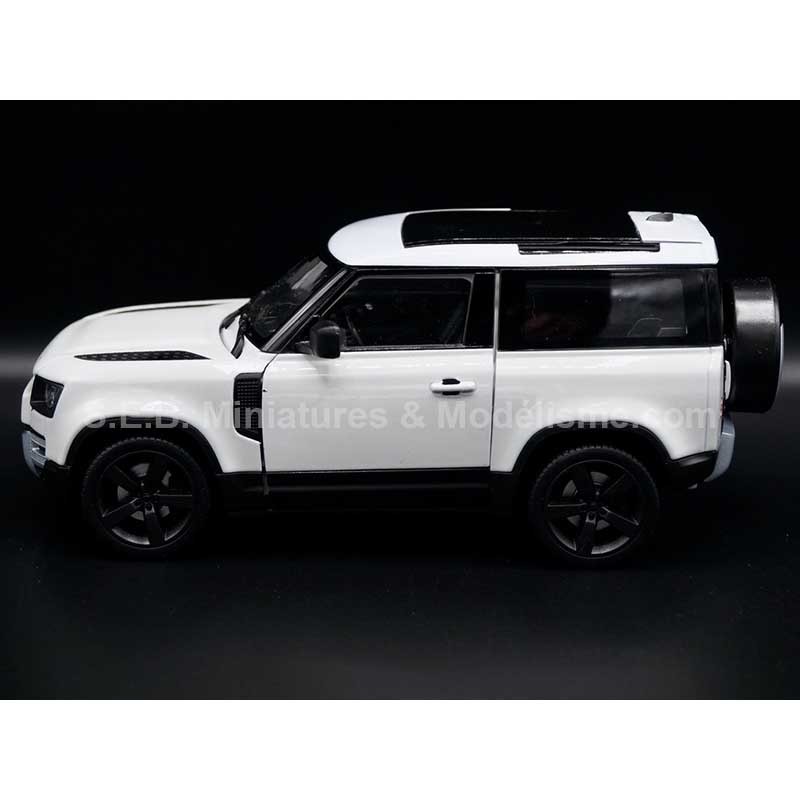 LAND ROVER DEFENDER FROM 2020 WHITE 1:24-26 WELLY left side